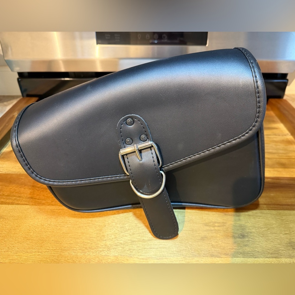 Motorcycle Nomad Black Swingarm bag
